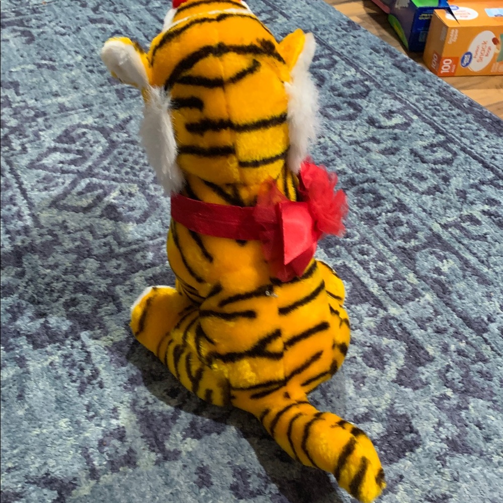 Cute striped tiger sits 12” high,great condition w red nose, whiskers, and tail - Picture 5 of 5